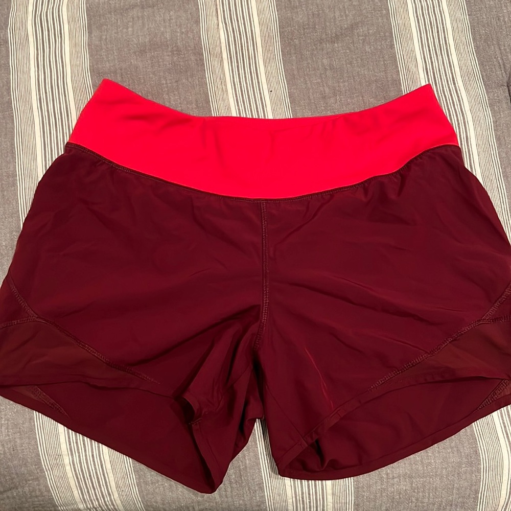 Running shorts. Size medium, old navy. Built in panty Liner.